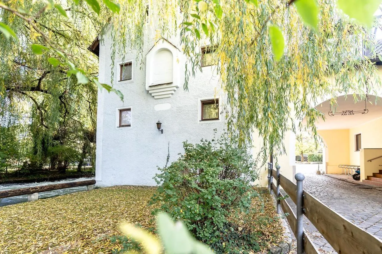 Hotel Schleuse München 3*,